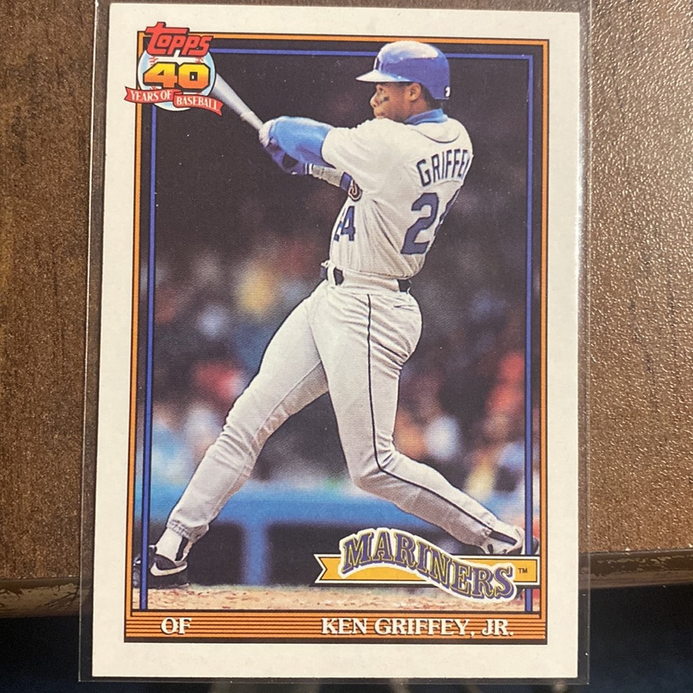 Ken Griffey Jr - Picture 3 of 4